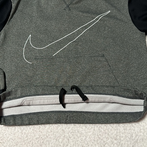 Nike Girls Dri-Fit Cropped Hoodie with Drawstring Bottom, EUC, Size Medium - Picture 8 of 9